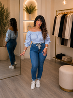 Jean slim taille haute avec ceinture foulard