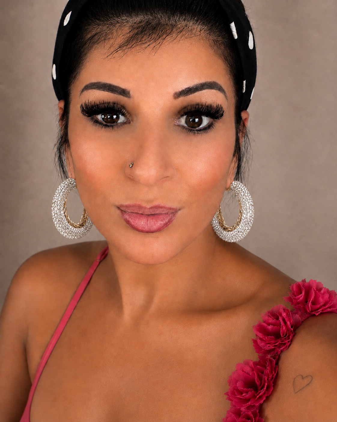 Boucles d'oreilles créoles strass épaisses