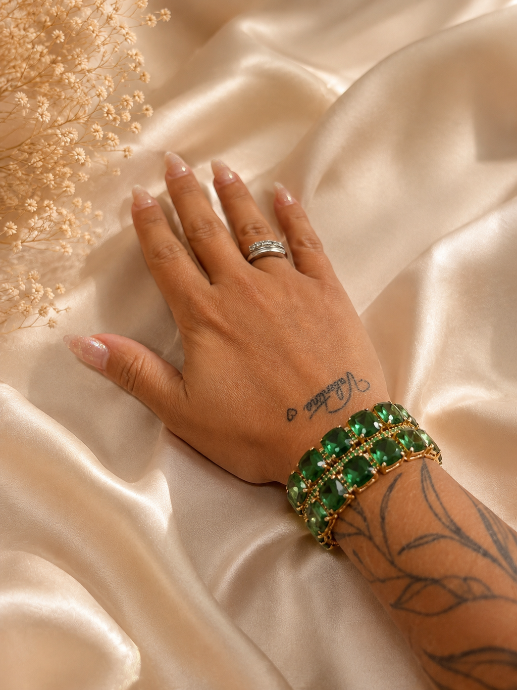 Bracelet manchette pierres