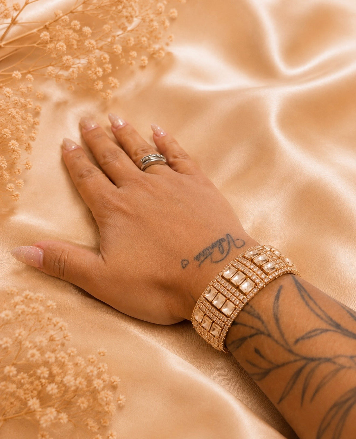 Bracelets manchettes strass
